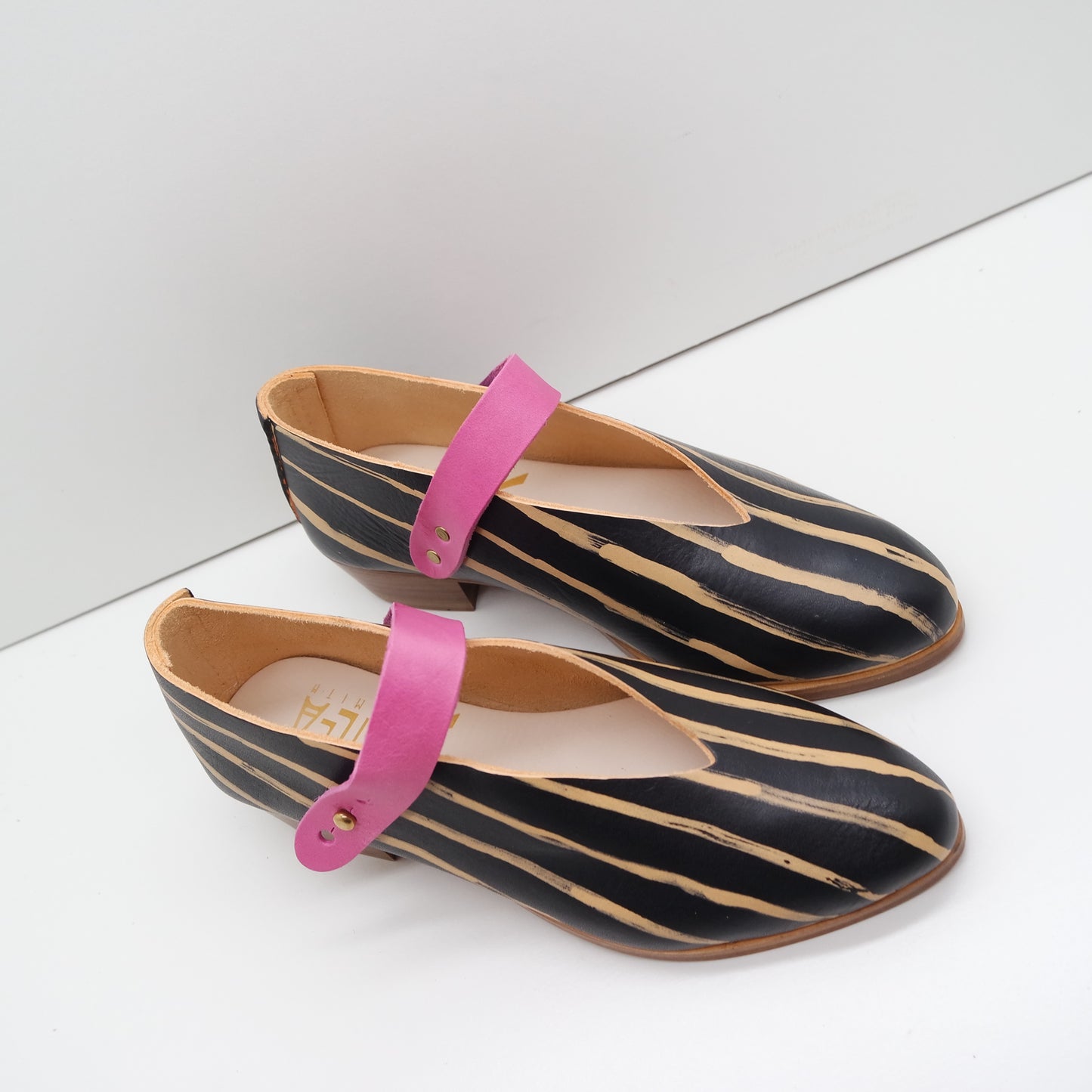 MAMA DAY SALE. SIZE 36. THE MARTA. REVERSE STRIPE. NORI W PORPORA STRAP. 3CM. 110