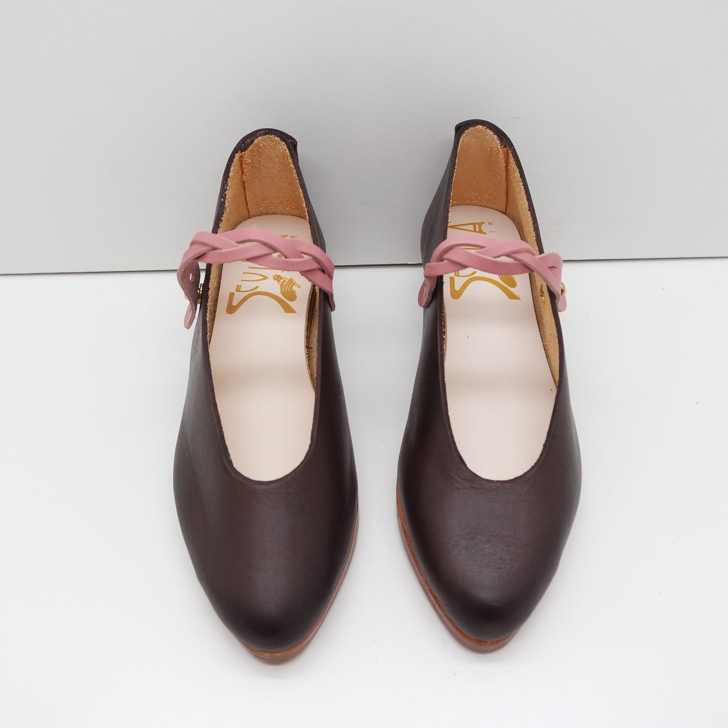 MAMA DAY SALE. SIZE 35. THE PEPA. TAMARIND WITH EDGE INK. BRAIDED CIPRIA STRAP. 3CM. 111