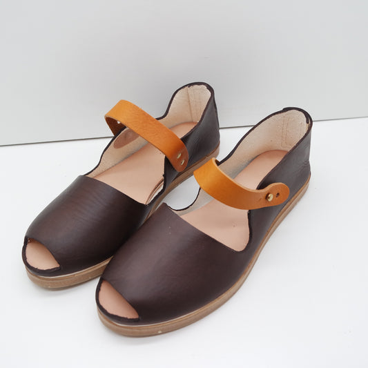 MAMA DAY SALE. SIZE 40. THE CATU. TAMARIND WITH EDGE INK. OCRE STRAP. (DYE MARK) 117
