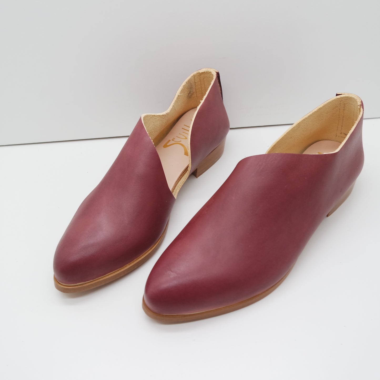 MAMA DAY SALE. SIZE 40. THE KIM. CLARET. (DYE MARKS) 122