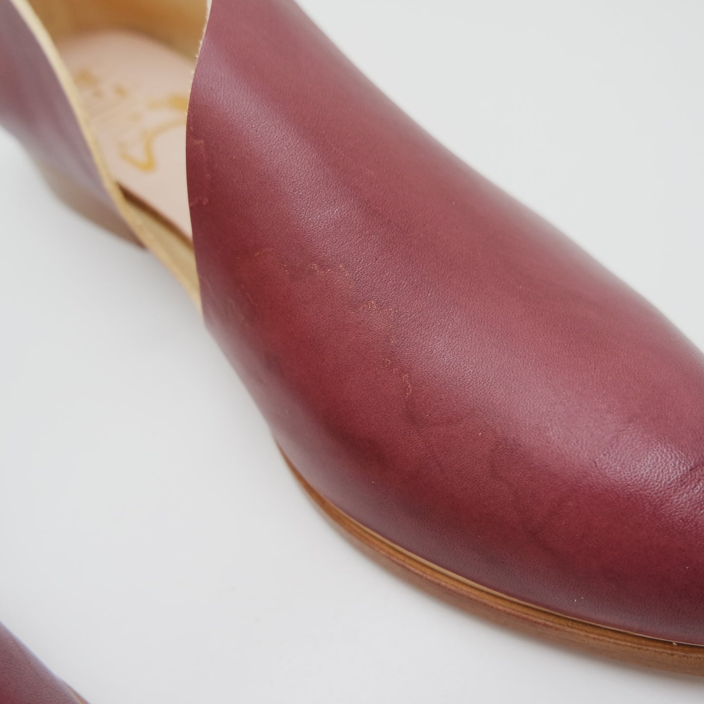 MAMA DAY SALE. SIZE 40. THE KIM. CLARET. (DYE MARKS) 122