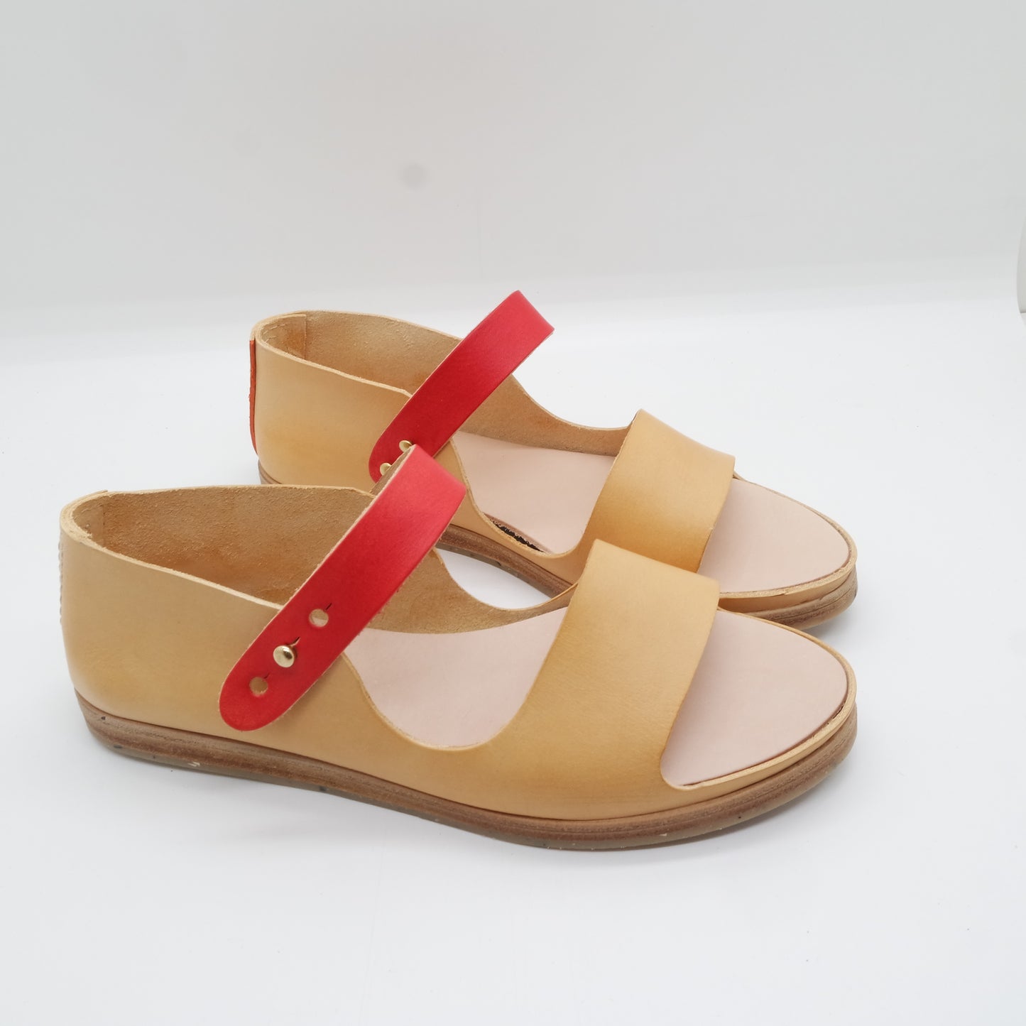 THE LU. MIEL WITH RED STRAP