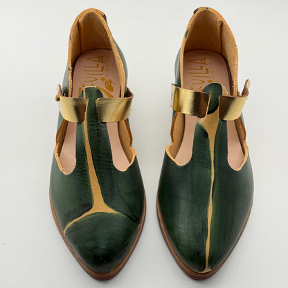 The Eleanor in Buko Giraffe Pattern and Gold Strap